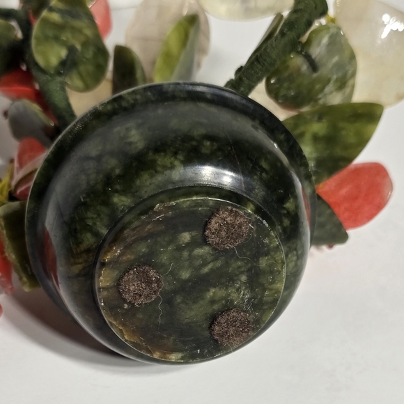 Source Unknown Red and Cream Glass Art Floral Display - Picture 7 of 15